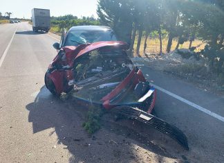 Perde il controllo dell’auto e si schianta: un giovane in ospedale