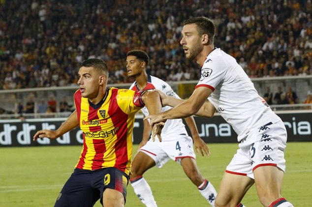 Una “magia” di Oudin piega il Genoa: secondo posto e Via del Mare in estasi - Corriere Salentino