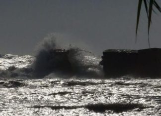 Burrasca a San Cataldo, a rischio il Molo di Adriano, straordinaria testimonianza della storia di Lecce. “Sono anni che non si fa nulla per salvaguardarlo”