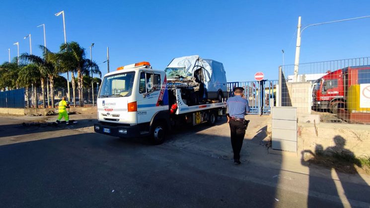 Sangue sulla 275, tampona il rimorchio di un tir e muore tra le lamiere - Corriere Salentino