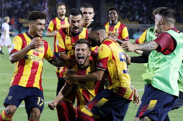 Una “magia” di Oudin piega il Genoa: secondo posto e Via del Mare in estasi - Corriere Salentino