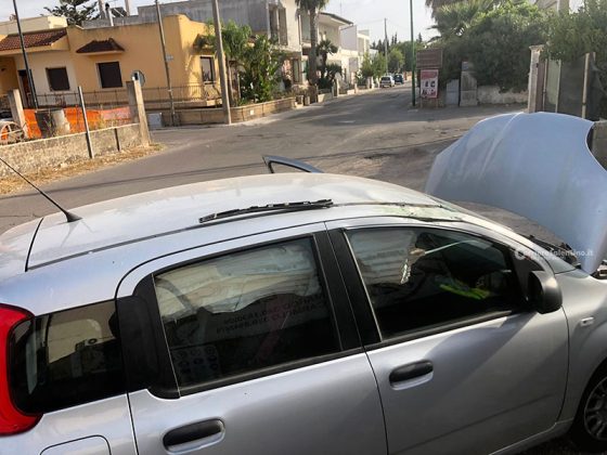 Transita con l'auto e viene colpito da un palo della luce: tragedia sfiorata nel basso Salento - Corriere Salentino