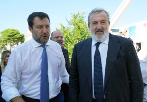 Il Ministro Salvini visita il padiglione della Regione Puglia. Con il Presidente Emiliano visitano la mostra sui giochi del Mediterraneo a Taranto - Corriere Salentino