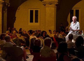 Cir-conferenza di Piergiorgio Giacchè (in)Memoria dello spettatore. Viaggio a ritroso nel Salento del 1987