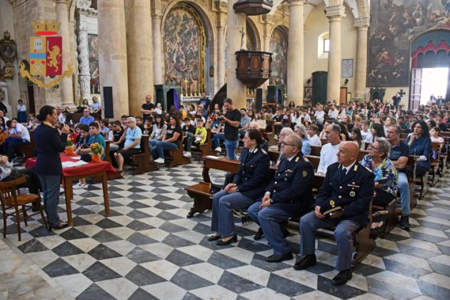 Avviata una campagna di sensibilizzazione alla legalità, polizia incontra gli anziani e i giovani - Corriere Salentino