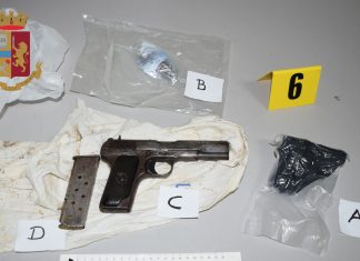 Oltre cinque chili di cocaina, pistole e munizioni: scatta l’arresto per un 27enne