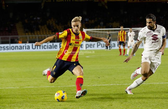 Lecce poco lucido, impreciso e con le polveri bagnate: al Via del Mare passa il Torino per 1 a 0 - Corriere Salentino