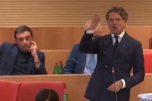 Rimpasto nella giunta Emiliano, ora c’è Azione nel governo, con Fabiano Amati al bilancio. Piemontese passa alla Sanità. M5S resta nel limbo - Corriere Salentino