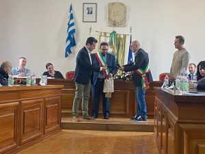 Martano, festa per Leonidio e Villimpenta, i due comuni gemellati con la cittadina della Grecìa Salentina - Corriere Salentino