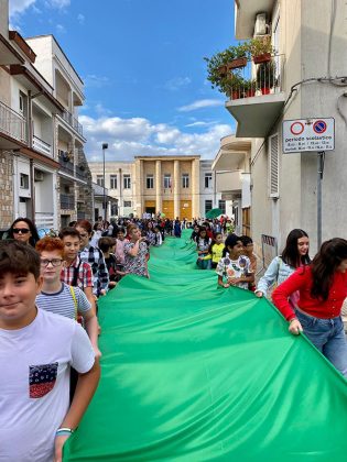 EcOnda verde - flash mob ecologico con 500 studenti - Corriere Salentino
