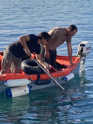 Il Mare dentro. Giornata di pulizia dei fondali cesarini in memoria di Dino Basile, pescatore - Corriere Salentino