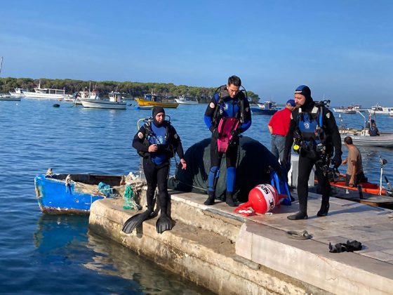 Il Mare dentro. Giornata di pulizia dei fondali cesarini in memoria di Dino Basile, pescatore - Corriere Salentino