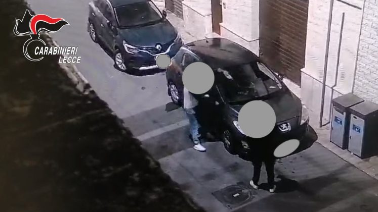 Evadono per incendiare un'auto: incastrati dalle telecamere - Corriere Salentino