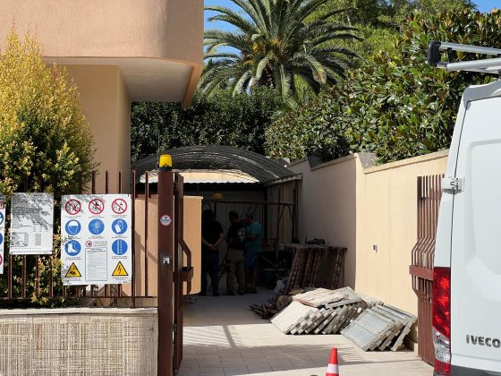 Cade dal ponteggio durante alcuni lavori edili e sbatte la testa: 33enne al Fazzi con “codice rosso” - Corriere Salentino