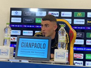 D’Aversa: “Per me abbiamo vinto. Due punti che spero non ci mancheranno alla fine”. Pioli sul gol annullato: “C’era la caduta”. Piccoli: “Non mi sono nemmeno accorto” - Corriere Salentino