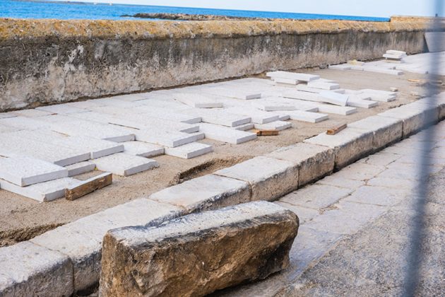 Dopo la riqualificazione della Torre del Ciraro si prosegue con il rifacimento del marciapiede di Riviera Nazario Sauro - Corriere Salentino