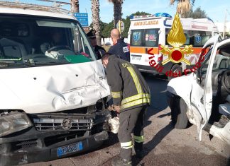 Scontro tra due mezzi a San Foca: feriti i conducenti. Donna trasportata in ospedale