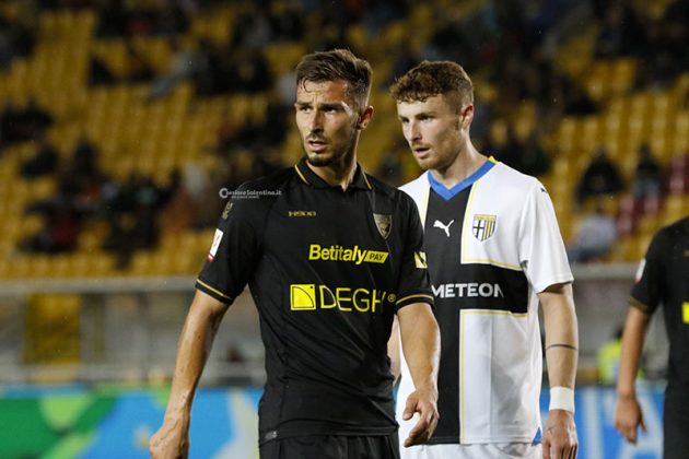 Finale horror dopo la rimonta, nel recupero dilaga il Parma per 4 a 2: il Lecce dice addio alla Coppa Italia - Corriere Salentino