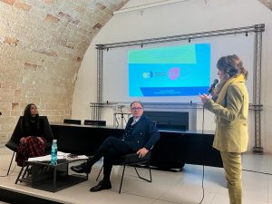 “Punti cardinali”, la presentazione a Copertino della chiusura e dell’inizio di un nuovo progetto: 165 progetti finanziati, 15 milioni di euro impegnati, 1000 partner coinvolti e 30.000 utenze mobilitate - Corriere Salentino