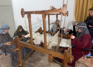 Nelle meraviglie di un villagio di duemila anni fa, il Presepe Vivente della Parrocchia SS Medici di Copertino, conduce il visitatore nel mondo delle fiabe e di una Natività senza tempo