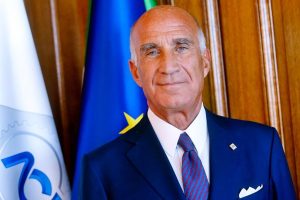 “Concerto di Natale degli Ingegneri” a cento anni dall’istituzione dell’albo: al Politeama spettacolo e beneficenza. Le riflessioni del presidente Micelli, dall’intelligenza artificiale alla città del futuro - Corriere Salentino