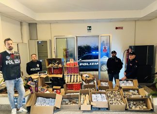 Maxi sequestro di botti illegali: in un box oltre 5 quintali. Scatta un arresto