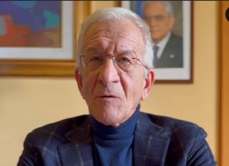 Campi, riunione del centrosinistra unito alla presenza del sindaco dimissionario Fina. Renis potrebbe salvarlo. Intanto si rinsalda la coalizione per il bis