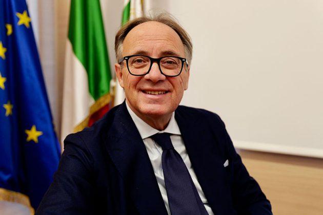 Presentato il nuovo bando per il Reddito di Dignità, Emiliano: "Puglia in prima linea per la lotta alla povertà" - Corriere Salentino