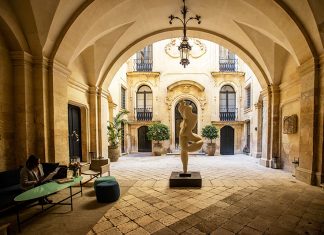 Scultura e musica a La Fiermontina Palazzo Bozzi Corso di Lecce per Cortili Aperti a Natale