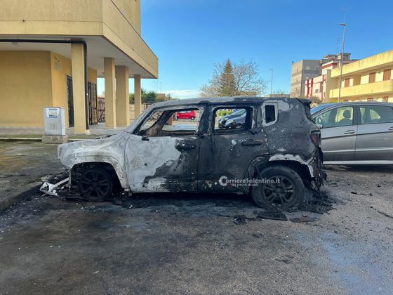 Doppio incendio, quattro mezzi danneggiati dal fuoco: indagini in corso sulle cause - Corriere Salentino