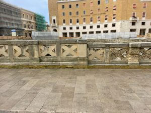 Rifacimento basolato in via Alvino, lavori non completati per problemi con una ditta. Ritardi e polemiche anche sull’esecuzione: se ne discute in Commissione controllo - Corriere Salentino