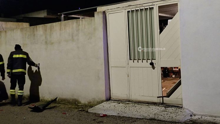 Bomba in serata squarcia un’auto, misteriosa intimidazione a Melissano. Poco dopo altra auto in fiamme - Corriere Salentino