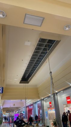 Tragedia sfiorata al centro commerciale, crolla il controsoffitto: tanta paura per clienti e lavoratori - Corriere Salentino