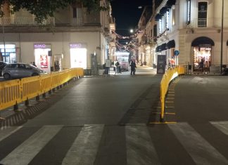 Corridoio pedonale all’intersezione fra via Trinchese e via Nazario Sauro: sarà presente per tutto il periodo festivo