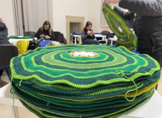 A Melendugno “Scileppi e luci dell’Immacolata”, accensione in piazza dell’albero di Natale realizzato all’uncinetto e del Presepe