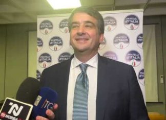 Fitto sbandiera gli obiettivi raggiunti con il PNRR, ma cade il gelo sul candidato sindaco di Lecce. Il viceministro Leo spiega ai leccesi la riforma fiscale