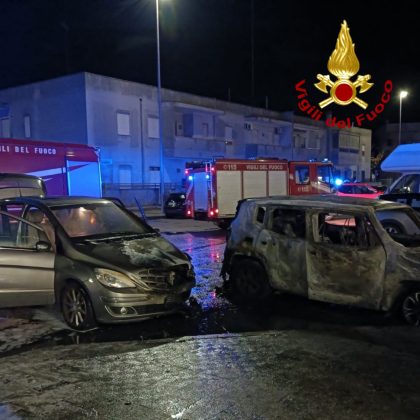 Doppio incendio, quattro mezzi danneggiati dal fuoco: indagini in corso sulle cause - Corriere Salentino