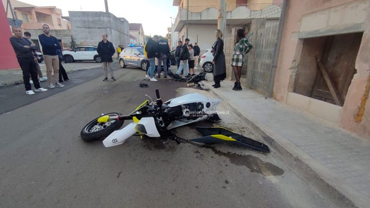 Schianto tra auto e moto all'incrocio: centauro in ospedale - Corriere Salentino