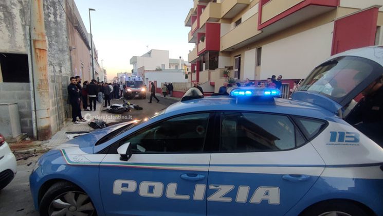 Schianto tra auto e moto all'incrocio: centauro in ospedale - Corriere Salentino