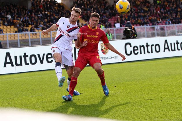 Falcone in area avversaria si procura un rigore allo scadere, Piccoli riacciuffa il Bologna dal dischetto: 1 a 1 - Corriere Salentino