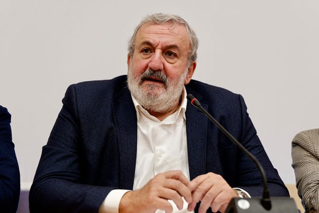 Presentato il nuovo bando per il Reddito di Dignità, Emiliano: "Puglia in prima linea per la lotta alla povertà" - Corriere Salentino