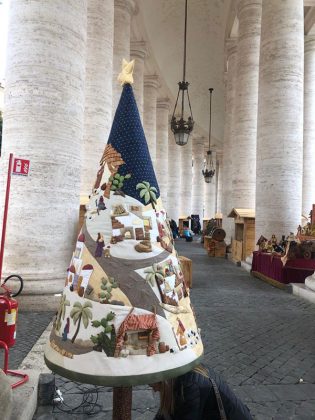 In Vaticano un’opera natalizia di un’artista salentina - Corriere Salentino