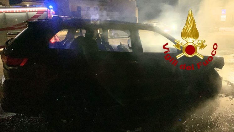 Notte di Capodanno, cinque mezzi in fiamme in tutto il Salento - Corriere Salentino