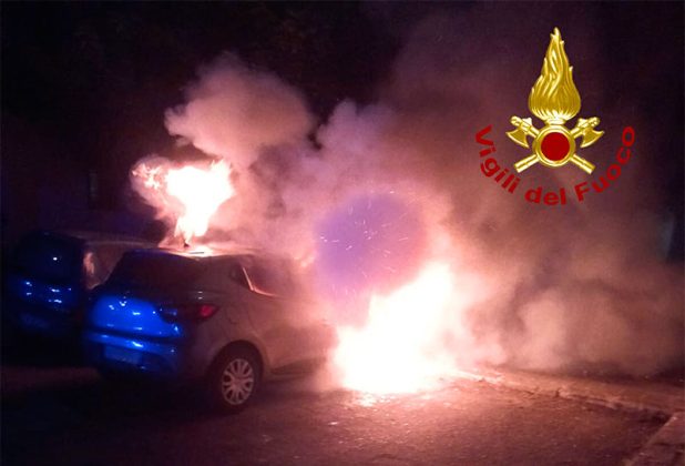 Notte di Capodanno, cinque mezzi in fiamme in tutto il Salento - Corriere Salentino