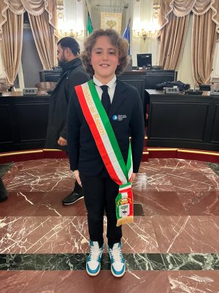 Insediato il nuovo consiglio comunale dei ragazzi e delle ragazze: Sindaco è stato eletto Pierluigi Salomi - Corriere Salentino