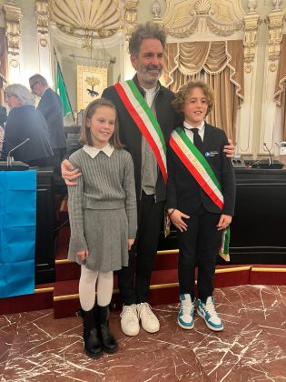 Insediato il nuovo consiglio comunale dei ragazzi e delle ragazze: Sindaco è stato eletto Pierluigi Salomi - Corriere Salentino