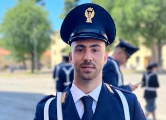 Minaccia di lanciarsi dal cavalcavia. Salvata da un poliziotto Salentino