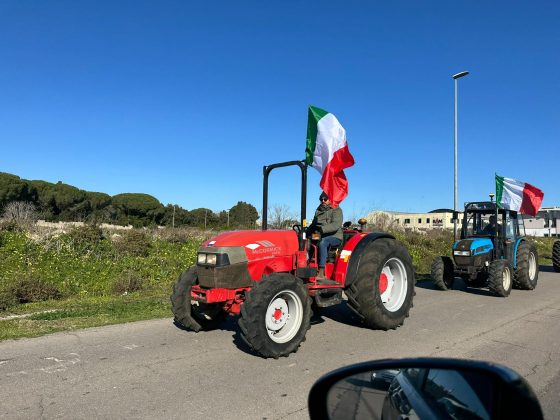 Protesta degli agricoltori anche a Lecce traffico in tilt - Corriere Salentino