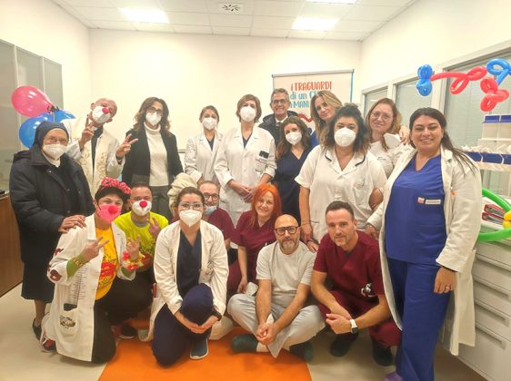 Donati due carrelli per terapia e una barella specialistica alla Neurologia del DEA di Lecce - Corriere Salentino