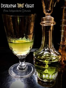 Nel Salento una produzione di assenzio, il liquore dei poeti maledetti - Corriere Salentino